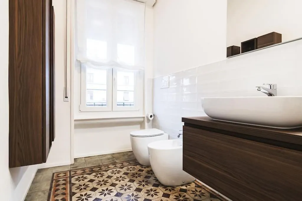 Easylife - Elegance And Design In Solari Area Apartment Milan Italy