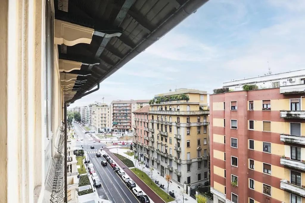 Easylife - Elegance And Design In Solari Area Apartment Milan Italy